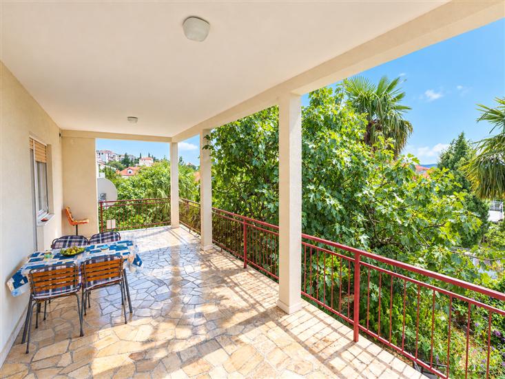 Apartment A1, for 5 persons