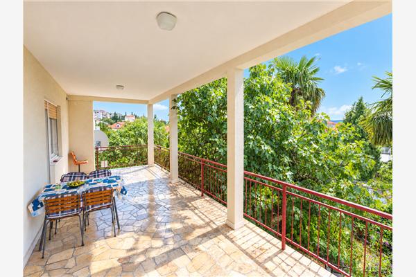 Apartment A1, for 5 persons