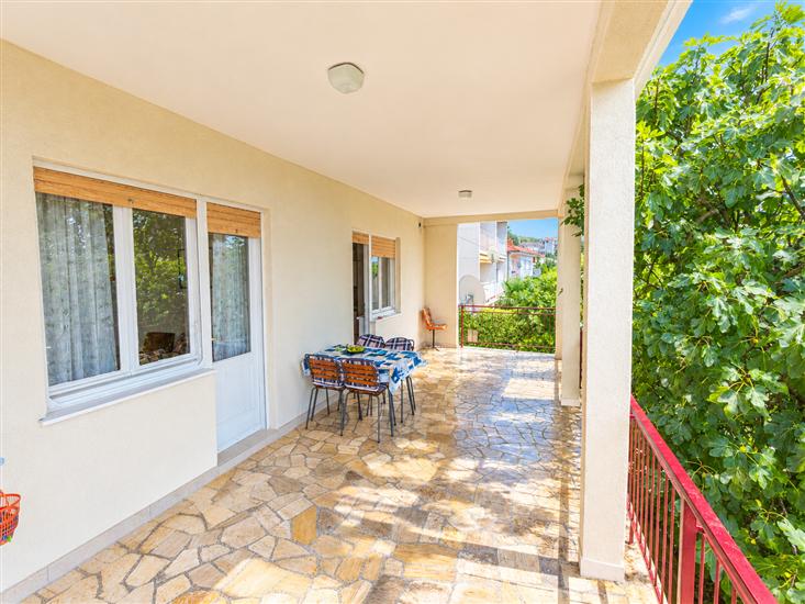 Apartment A1, for 5 persons