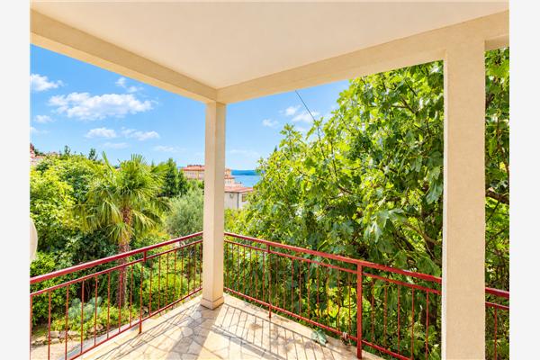 Apartment A1, for 5 persons