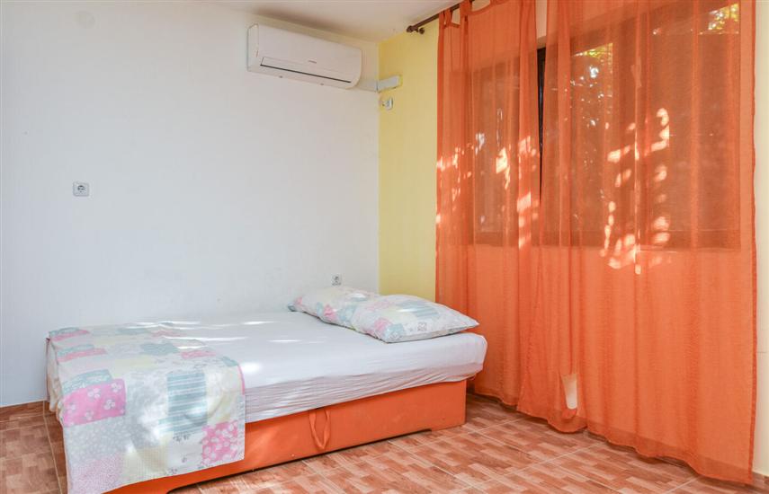 Apartment A5, for 3 persons