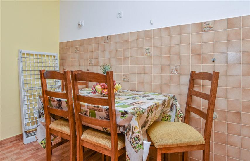 Apartment A5, for 3 persons