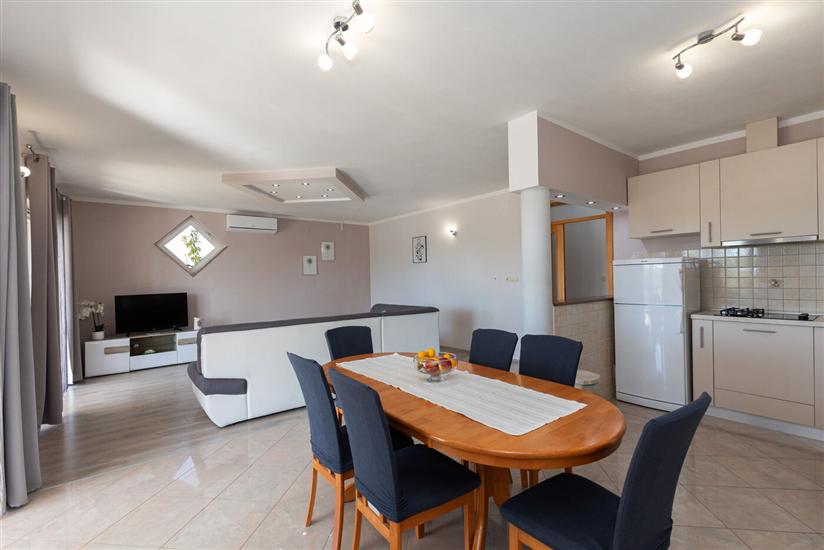 Apartment A3, for 6 persons