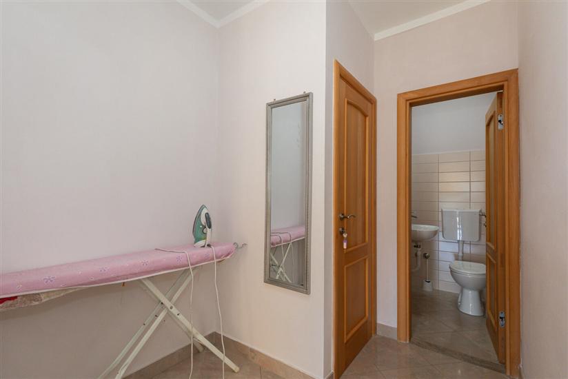 Apartment A1, for 5 persons