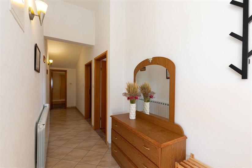 Apartment A1, for 5 persons