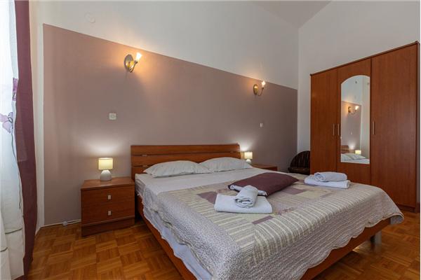 Apartment A1, for 5 persons