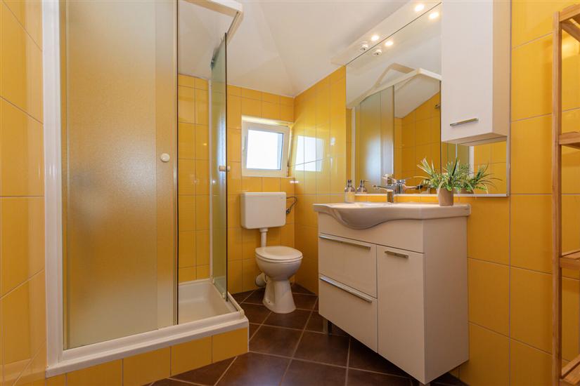 Apartment A1, for 5 persons