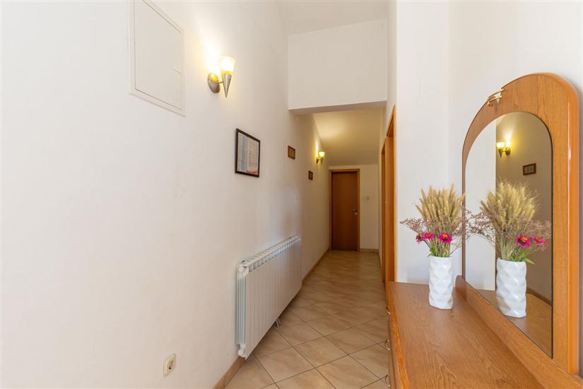 Apartment A1, for 5 persons