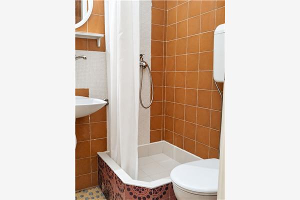Apartment A1, for 5 persons