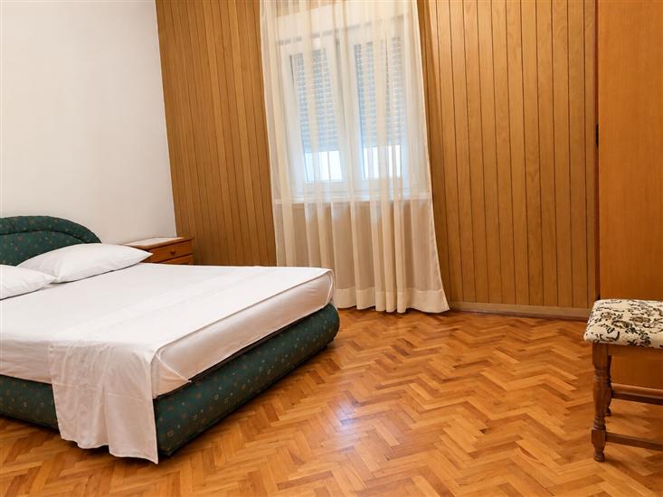 Apartment A1, for 5 persons