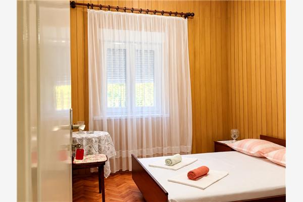 Apartment A2, for 7 persons