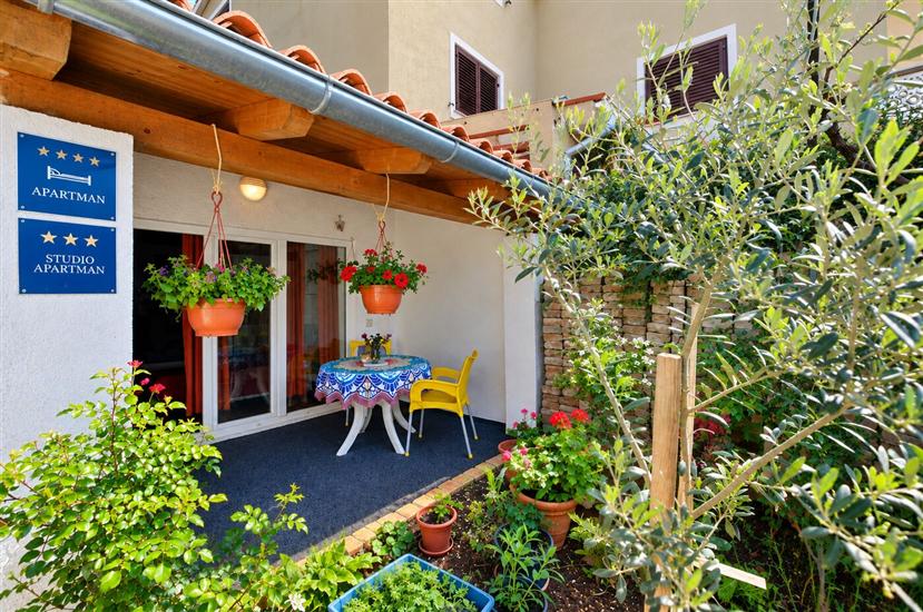 Apartments Maja
