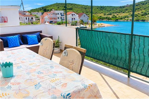 Apartment A4, for 6 persons