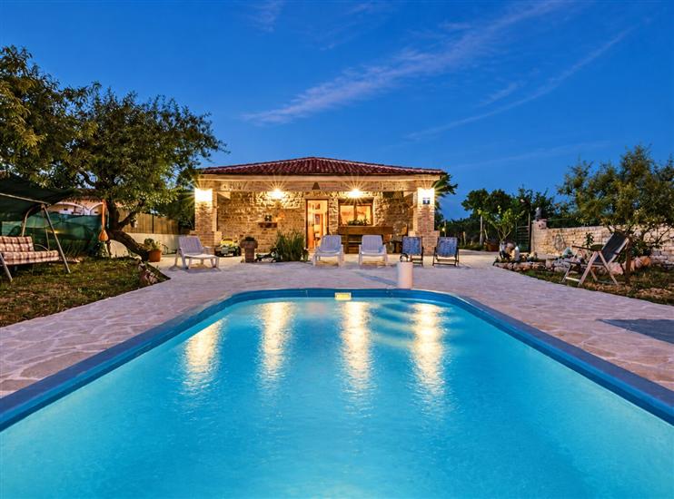 House Anita Family Retreat with Pool Pet Friendly