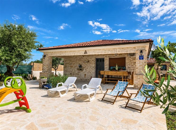 House Anita Family Retreat with Pool Pet Friendly