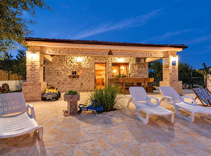House Anita Family Retreat with Pool Pet Friendly