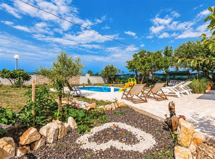 House Anita Family Retreat with Pool Pet Friendly