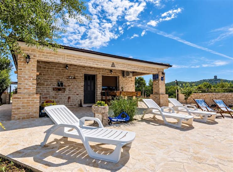House Anita Family Retreat with Pool Pet Friendly