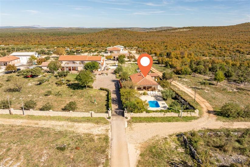 House Anita Family Retreat with Pool Pet Friendly