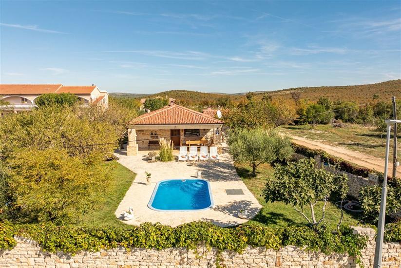 House Anita Family Retreat with Pool Pet Friendly