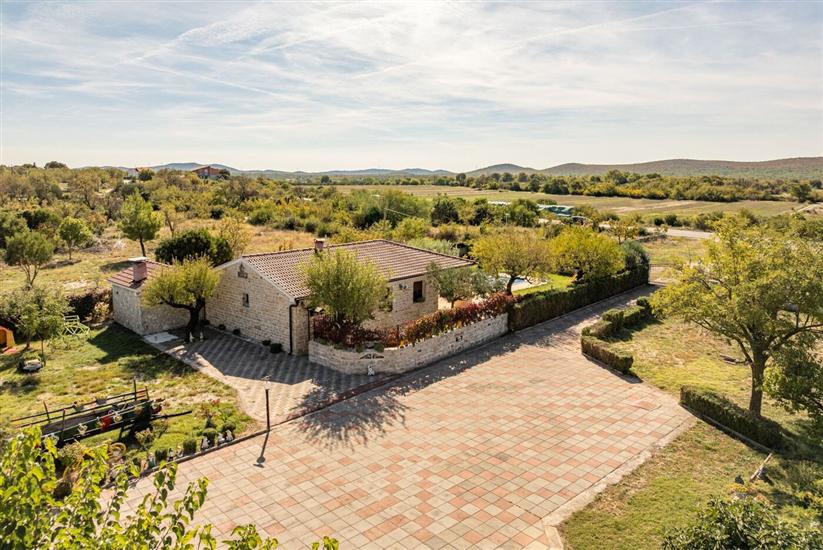 House Anita Family Retreat with Pool Pet Friendly