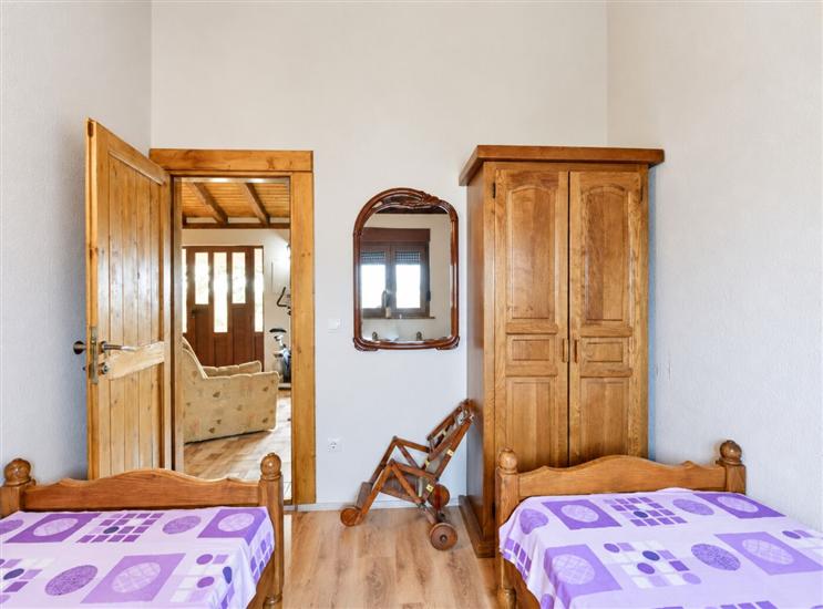 House K1, for 8 persons