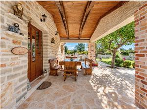 Namestitev z bazenom Riviera Zadar,RezervirajFriendlyOd 185 €