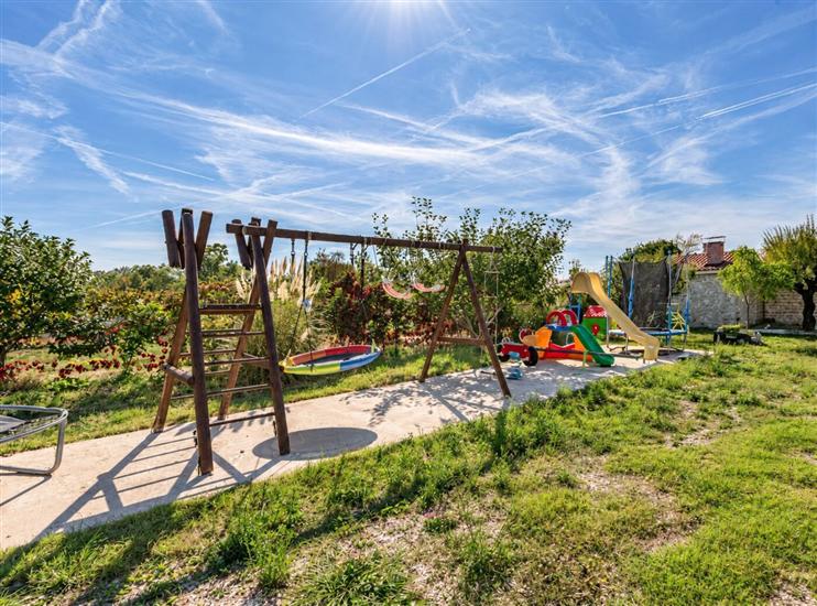 House Anita 2 Family Retreat with Pool Pet Friendly