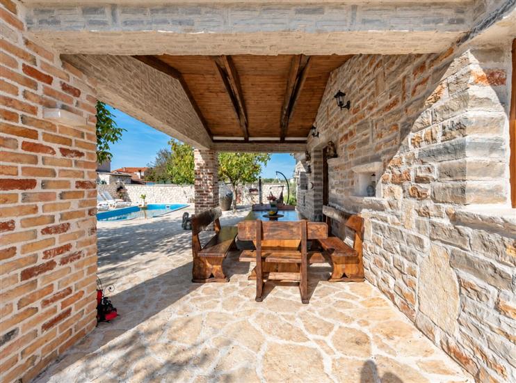 House Anita 2 Family Retreat with Pool Pet Friendly