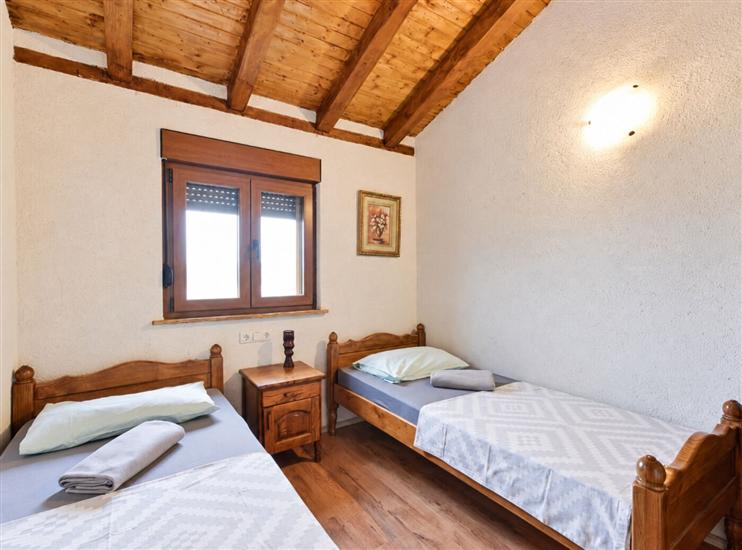 House K1, for 8 persons