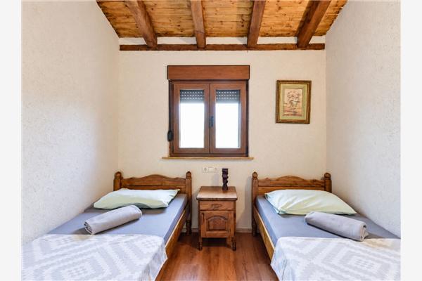 House K1, for 8 persons
