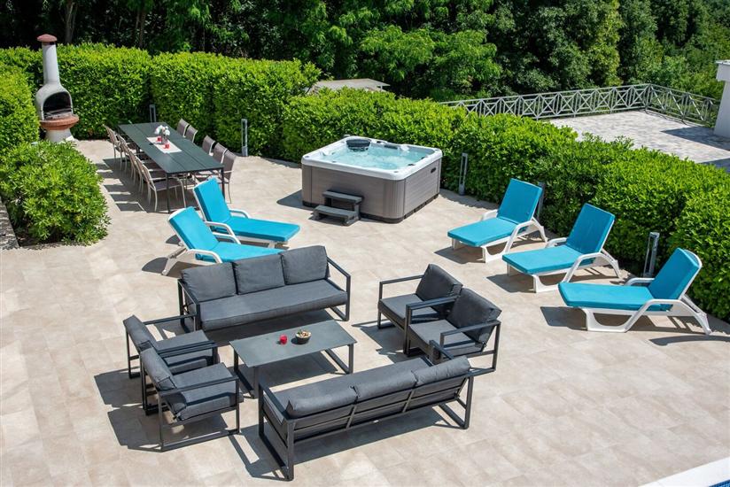 House Sveti Petar sa grijanim bazenom i jacuzzi