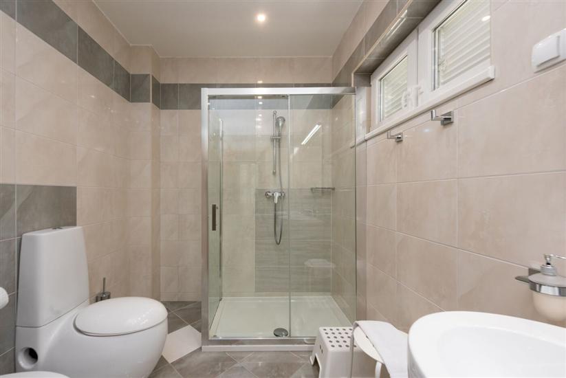 House K1, for 10 persons