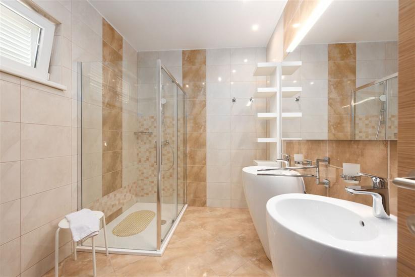 House K1, for 10 persons