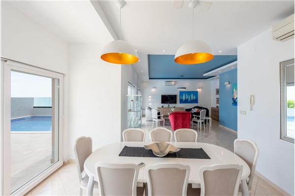 House K1, for 10 persons