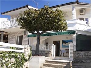 Apartments and Rooms Florijan Croatia, Size 16.00 m2, Airline distance to the sea 100 m, Airline distance to town centre 50 m