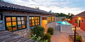 House - Mali Iz - island Iz