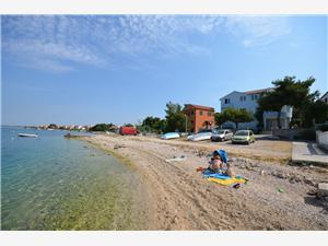 Appartement Veljko Brodarica, Kwadratuur 75,00 m2, Lucht afstand tot de zee 30 m, Lucht afstand naar het centrum 300 m