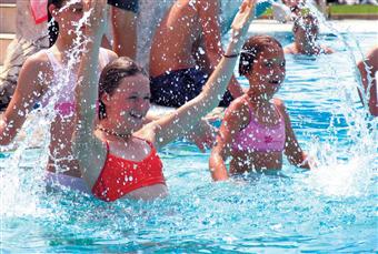 Séjourner dans un hébergement avec piscine de luxe et confortable