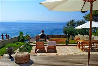 You would like to visit Dalmatia at a last minute price