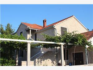 Apartmaj Gajo Mirca - otok Brac, Kvadratura 80,00 m2