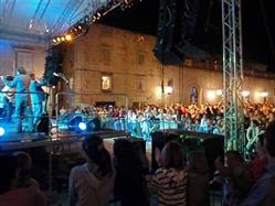 Concert  „Pozdrav Ljetu“ (Salut l'été) Komiza - île de Vis Fête populaire