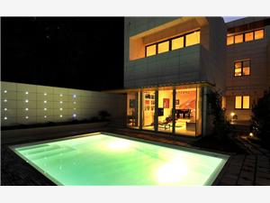 Vila Oscar Split, Rozloha 180,00 m2, Ubytovanie s bazénom, Vzdušná vzdialenosť od centra miesta 5 m