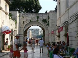 Gradske zidine, utvrde i vrata grada Zadra Privlaka (Zadar) Znamenitosti