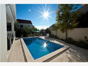 Accommodatie met zwembad Split en Trogir Riviera,Reserveren  Doris Vanaf 369 €