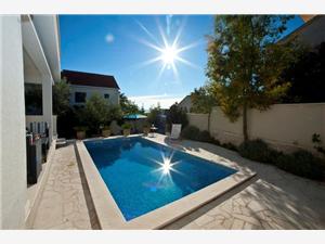 Villa Split és Trogir riviéra,Foglaljon  Doris From 147796 Ft