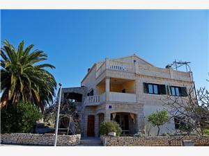 Ferienwohnung Mario Sumartin - Insel Brac, Größe 125,00 m2, Luftlinie bis zum Meer 150 m, Entfernung vom Ortszentrum (Luftlinie) 10 m