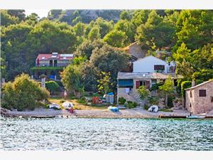 Ház Ivo Közép-Dalmácia szigetei, Robinson házak, Méret 140,00 m2, Légvonalbeli távolság 50 m