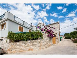 Stone house Middle Dalmatian islands,Book  Zlendic From 102 €