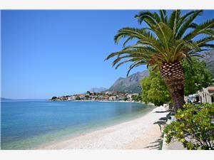 House Anka Gradac, Size 170.00 m2, Airline distance to the sea 10 m, Airline distance to town centre 250 m